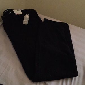 Size 36 x 32 black stretchy skinny jeans.